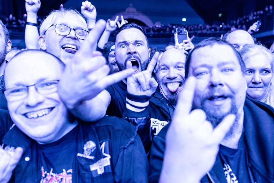 Für die Fans im vollen Haus Auensee stand am Samstag die Musik im Vordergrund - und die wurde ausgiebig gefeiert.