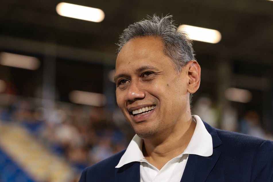 Como-Präsident Mirwan Suwarso (55) und andere Funktionäre geben ihre Sitzplätze frei.
