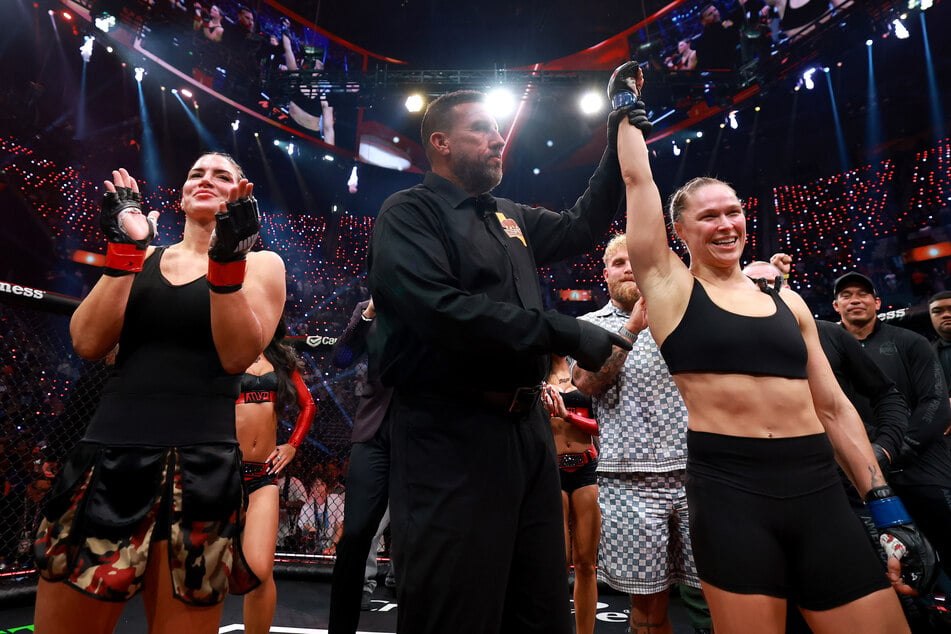Gina Carano (44, l.) zeigte sich nach dem Fight als faire Verliererin.