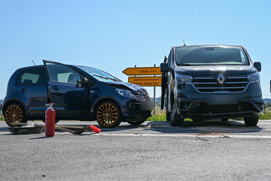 Der VW krachte mit voller Wucht in die Seite des Renaults.