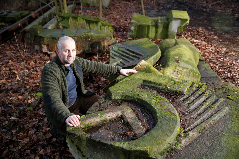 Die Bruchstücke lagerten jahrelang bei Steinmetz Roland Friebolin (56).