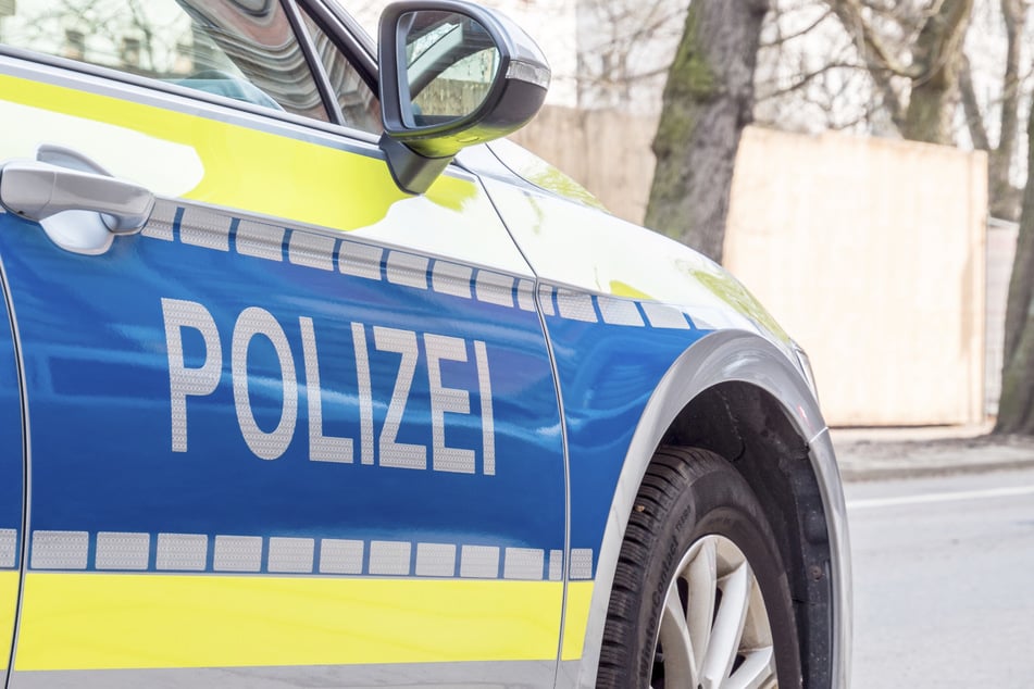 Nach den Drohungen gegen eine Anwältin aus Dresden und dem Aufmarsch von Identitären vor ihrer Kanzlei steht die Juristin unter dem Schutz der Polizei. (Symbolbild)