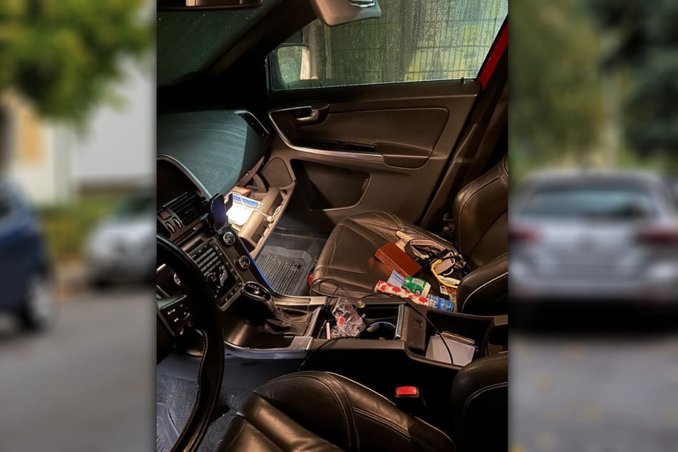 Ein Betroffener stellte TAG24 ein Foto vom Inneren seines aufgebrochenen und durchwühlten Autos zur Verfügung.