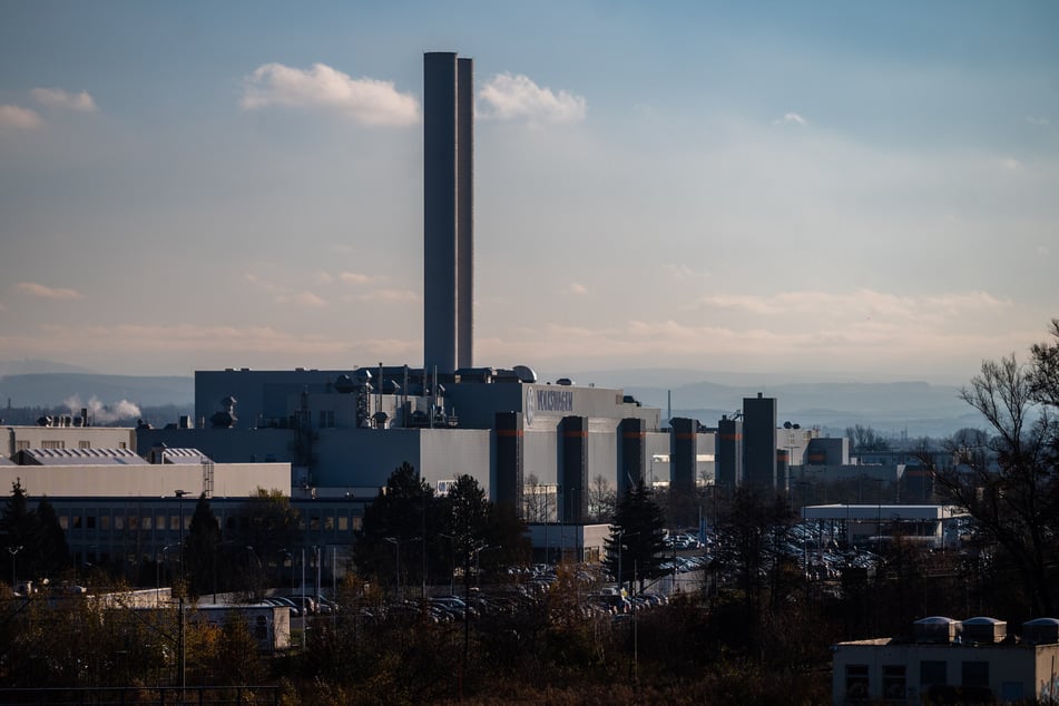 Inzwischen sind im VW-Werk Zwickau längst Entlassungen im Gespräch. Aber VW hatte jüngst eine Jobgarantie gegeben.