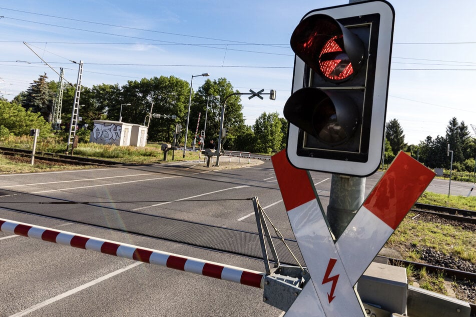 Zum Unfallzeitpunkt waren die Bahnschranken geschlossen. (Symbolbild)