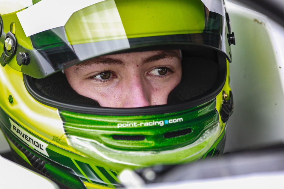 David Schumacher (19) versucht den Sprung in die Formel 1 zu schaffen. Aktuell fährt er in der kleineren Klasse der Formel 3.