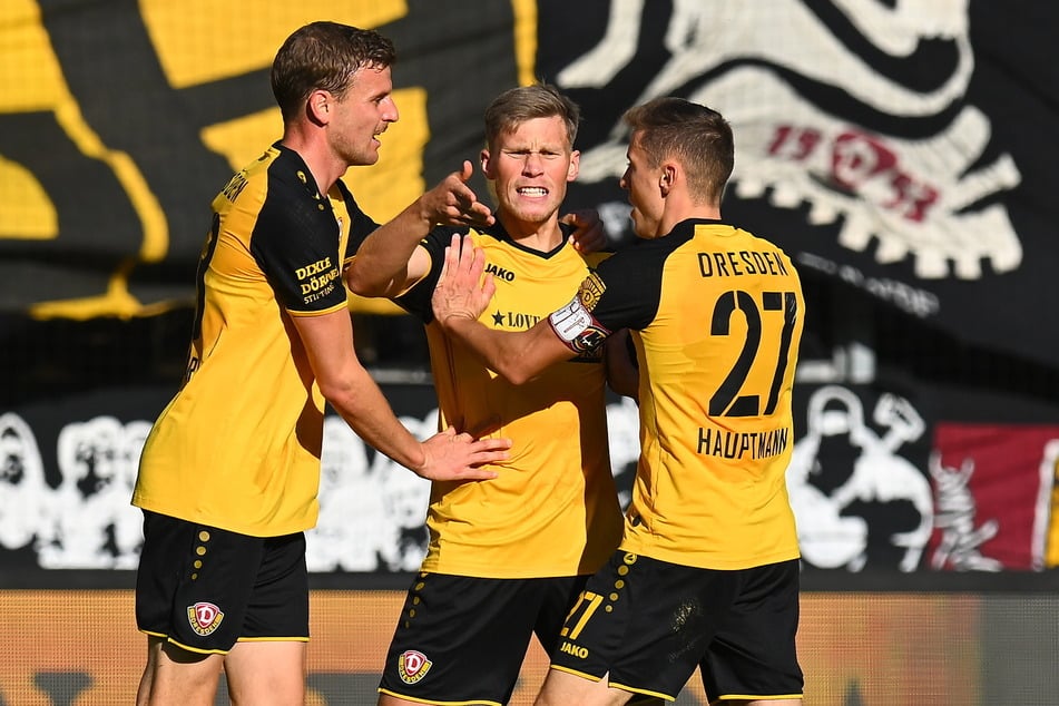 Gegen Essen jubelte Jonas Sterner (M.) über seinen ersten Treffer im Dynamo-Trikot. In Osnabrück bereitete er das 1:0 vor, in Sandhausen schlug er die Flanke zum 4:2.