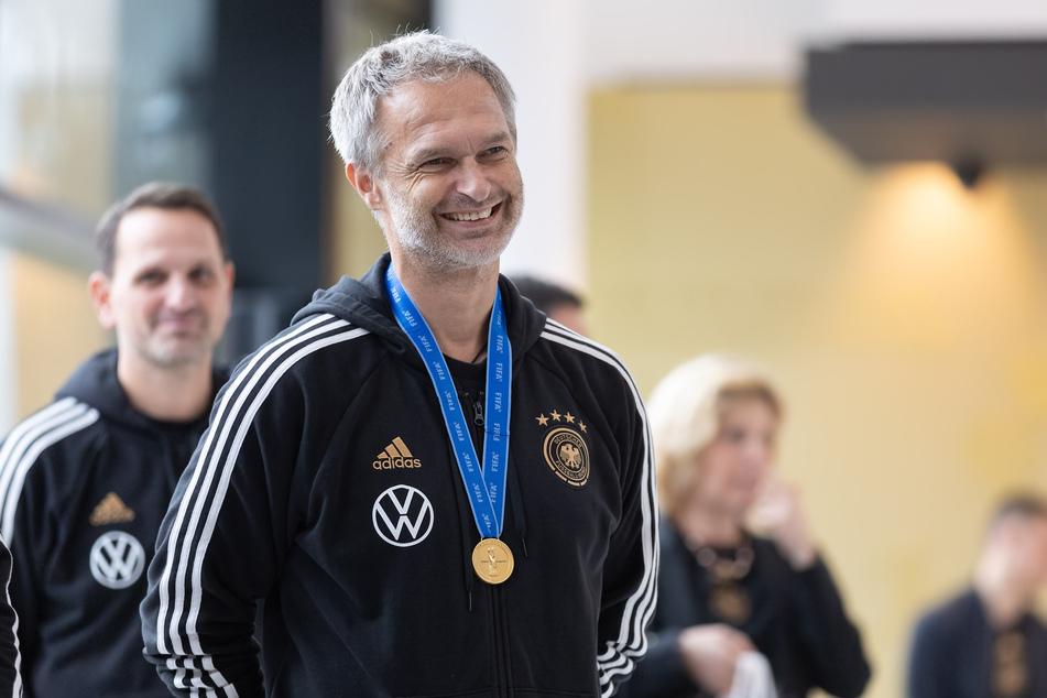 Christian Wück (50) wird neuer Bundestrainer der DFB-Frauen. Titelerfahrung hat er bereits: Mit der U17-Nationalmannschaft gewann er 2023 WM und EM.