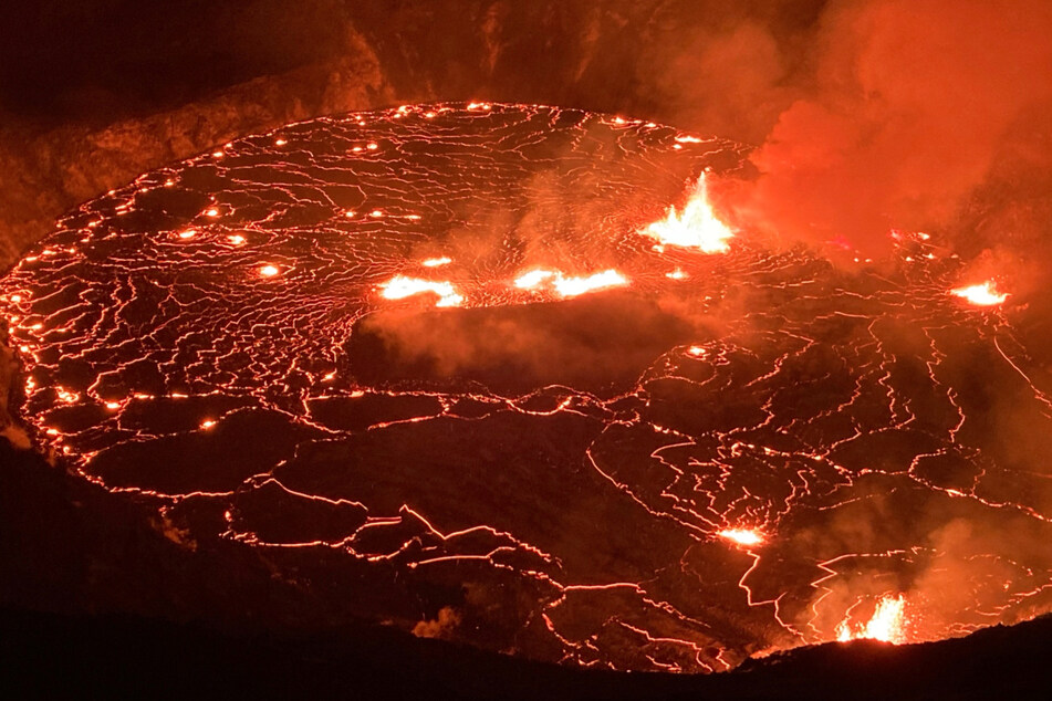 Photos published on the USGS Volcanoes Twitter page showed an active lava lake on Kilauea.