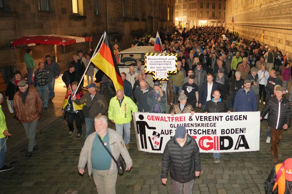 Demo in Dresden: Der Pegida-Bewegung folgen nur noch wenige Teilnehmer