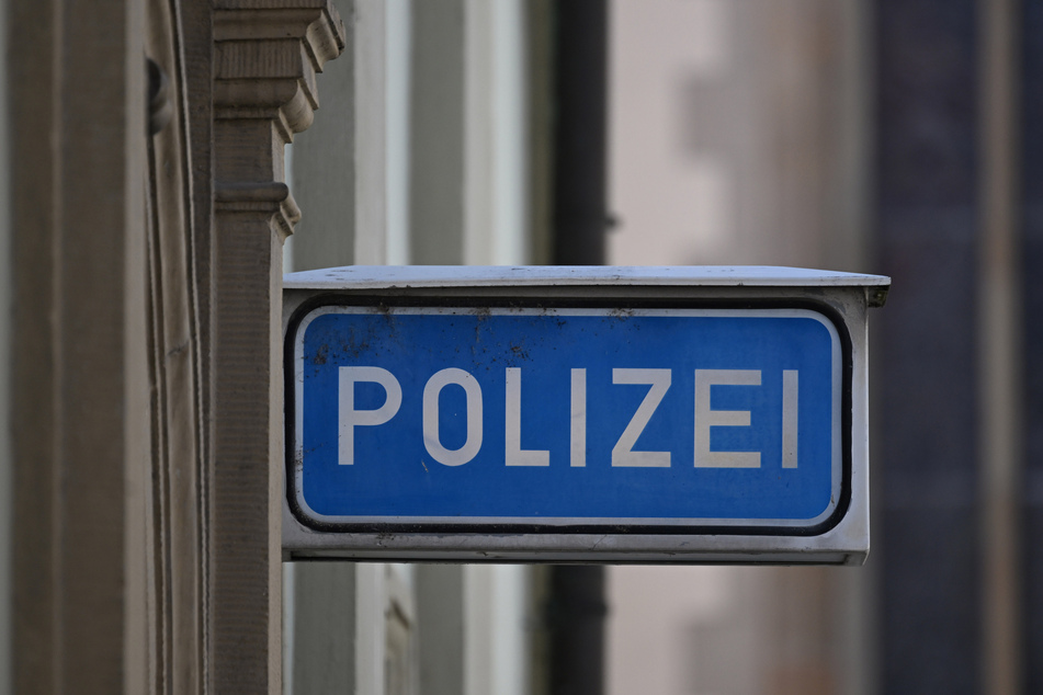 Die Polizei im schwäbischen Vaihingen ist Hakenkreuz-Sprühern auf den Fersen. (Symbolbild)