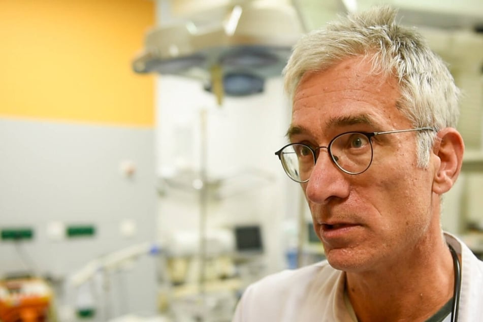 Leipzig: Ohne Angabe von Gründen: Leipziger Uniklinik stellt Notaufnahme-Chef frei