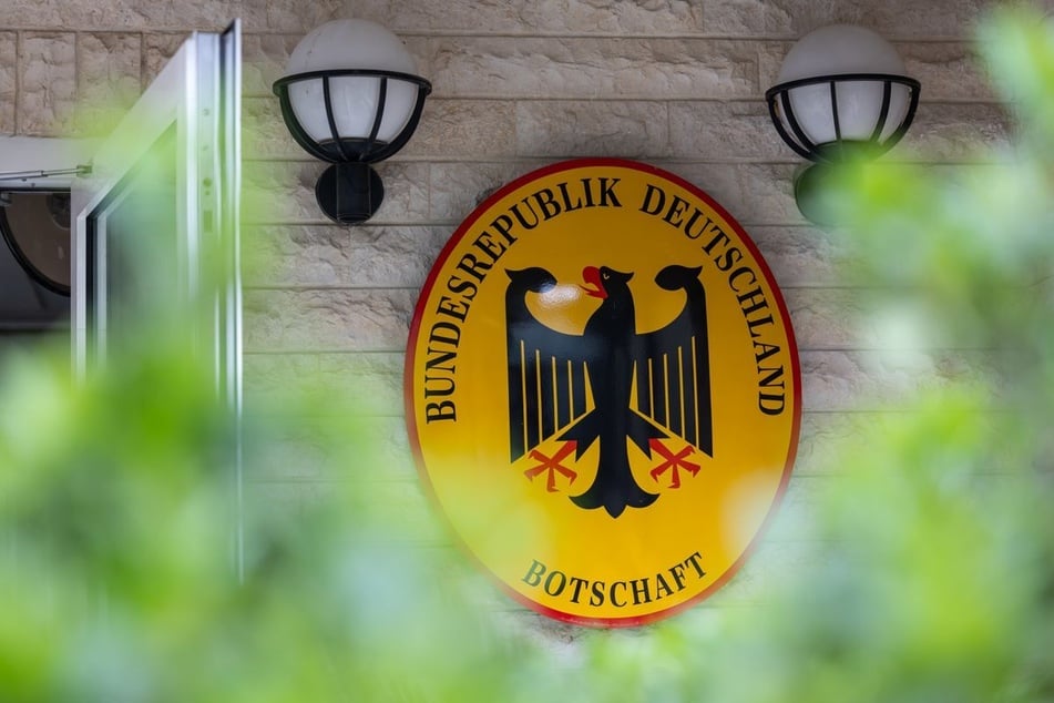 Im Fall einer seit drei Monaten in Syrien vermissten deutschen Journalistin fordert ihre Familie mehr Einsatz von der Bundesregierung.