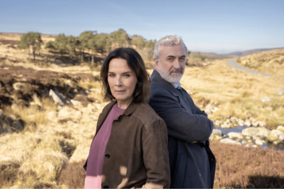In der Kriminalfilmreihe "Der Irland‑Krimi" spielt Désirée Nosbusch (61) seit 2019 die Polizeipsychologin Cathrin Blake.