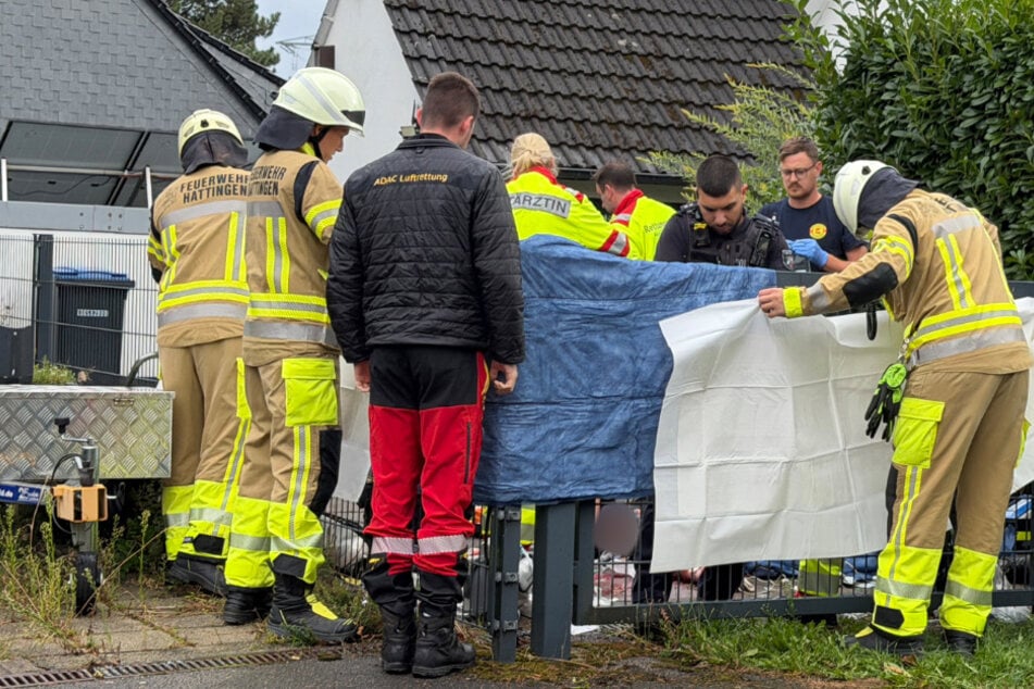 Schwer verletzter Mann auf Straße gefunden: Hatte Opfer Axt im Kopf?