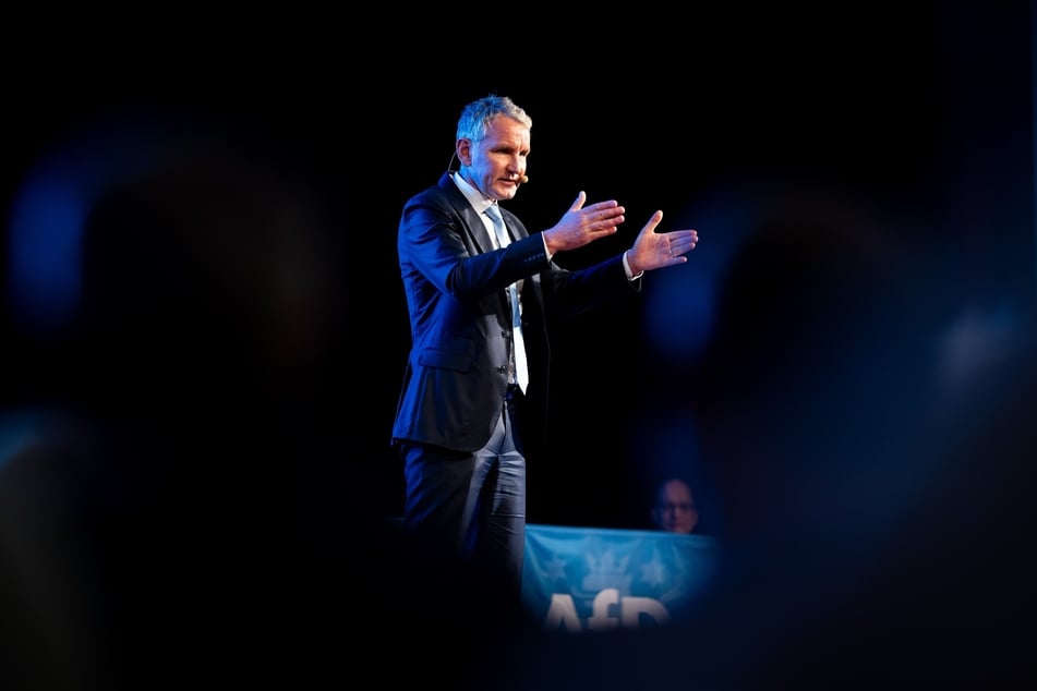 AfD-Landeschef Björn Höcke (53) sieht seine Partei in Thüringen kurz vor der absoluten Mehrheit.
