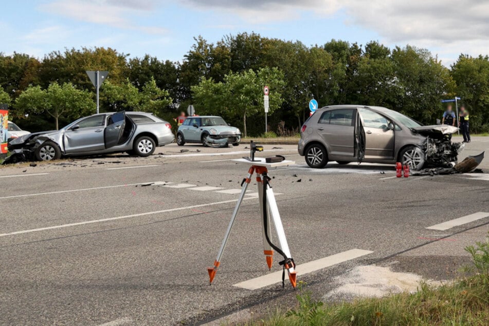 Auf der S200 kam es am Samstagabend zu einem heftigen Crash.