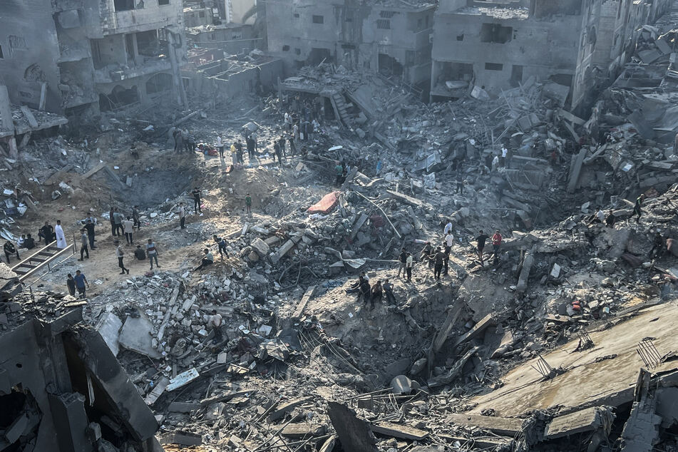 Bei israelischen Luftangriffen sind enorme Gebäudeschäden im Gazastreifen entstanden.