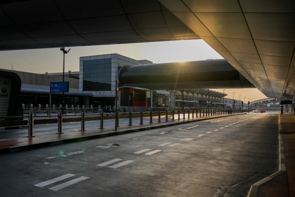 Der Flughafen Dubai ist aktuell wie leergefegt.