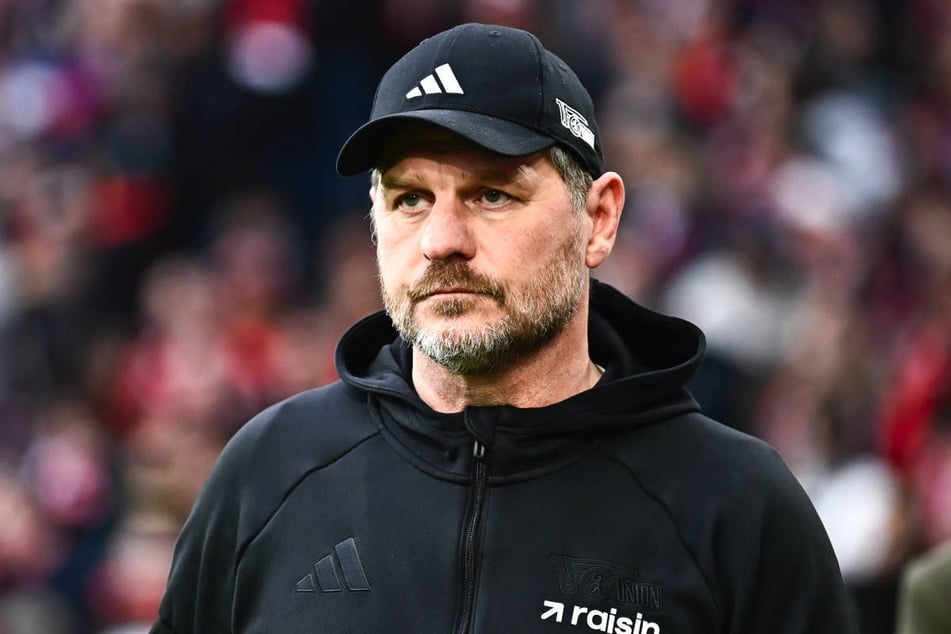 Steffen Baumgart (54) hat Ersatzkeeper Matheo Raab in höchsten Tönen gelobt.