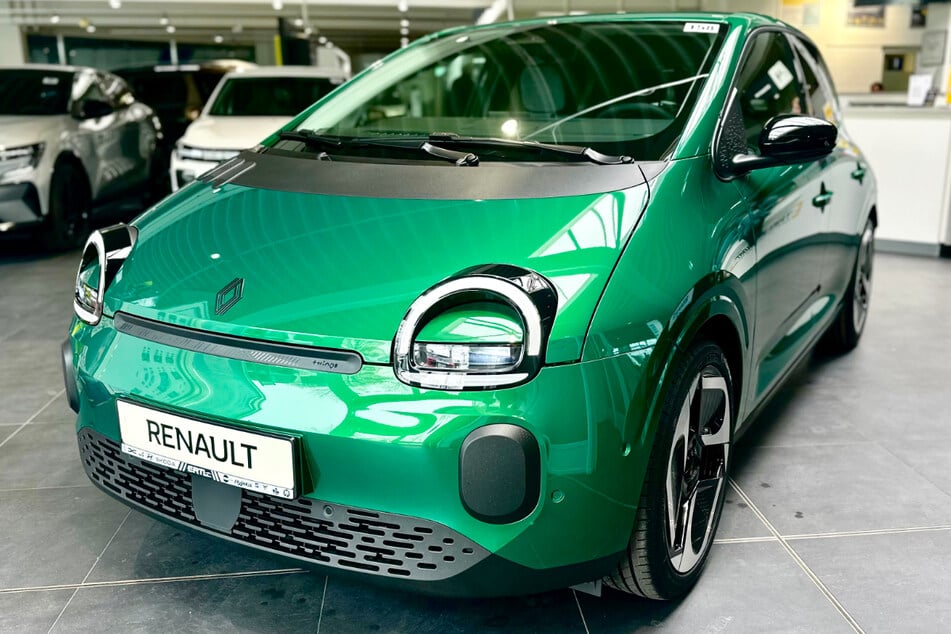 Renault Twingo E-Tech elektrisch 80 Urban Range (27,5-kWh-Batterie): Stromverbrauch kombiniert (kWh/100 km): 12,7; CO2-Emission kombiniert (g/km): 0; CO2-Klasse: A.