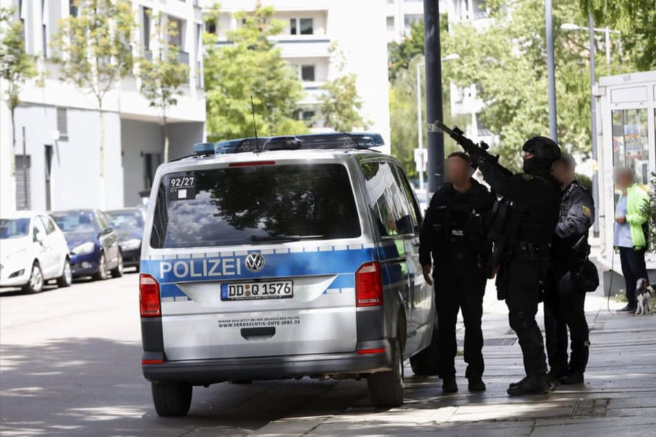 Dresden: Bewaffneter Raub in der Johannstadt: Täter auf der Flucht!