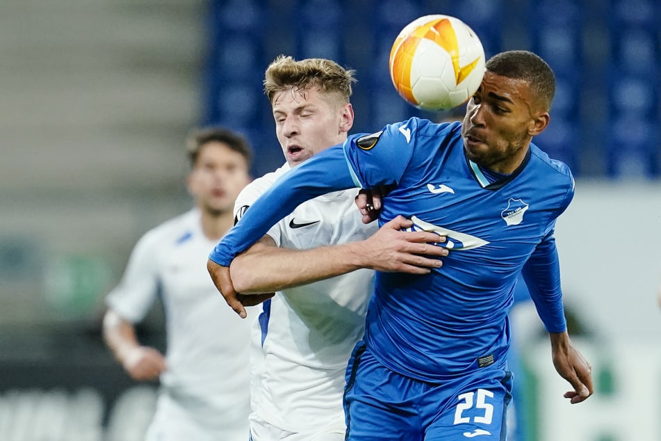 Imad Rondic (25, l.) läuft ab sofort für den 1. FC Köln auf. (Archivfoto)