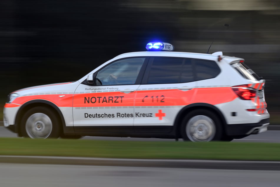 Der Mann bremste einen Notarzt aus. (Symbolfoto)