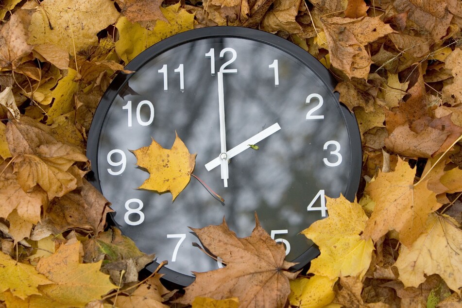 Von Sommerzeit auf Normalzeit: In der Nacht zu Sonntag wird die Uhr umgestellt. (Symbolbild)
