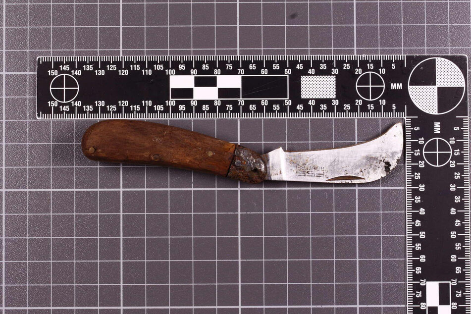 Dieses Messer, das im Mai 2022 in der Nähe des Tatorts im Fall Klaus Berninger gefunden worden war, könnte möglicherweise Aufschlüsse zum Täter geben.