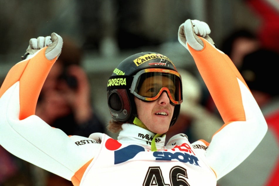 1996 gewann Jens Weißflog (56) zum vierten Mal die Vierschanzentournee.