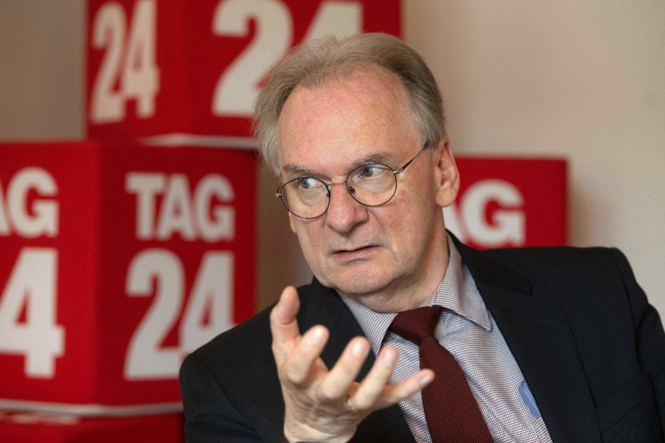 Reiner Haseloff (69, CDU) in der TAG24-Redaktion in Magdeburg. Er steht dem Heizungsgesetz kritisch gegenüber.