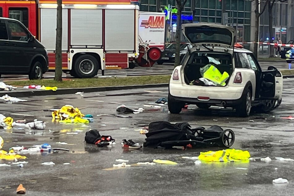 Mit Mini in Demo gerast: Lebenslange Haft nach Auto-Anschlag in München