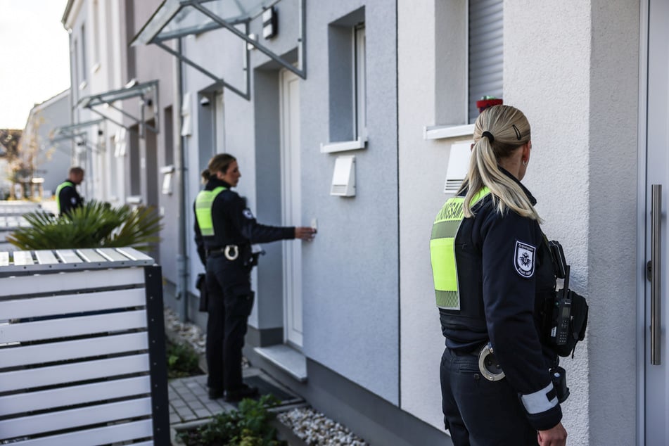 Das Ordnungsamt startete bereits am Vormittag gegen 9.30 Uhr mit dem ersten Klingeldurchgang.