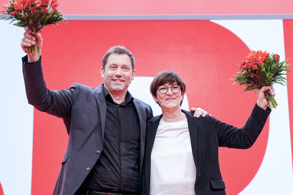 Saskia Esken (60, rechts) und Lars Klingbeil (43) sind das neue Spitzenduo der Sozialdemokratischen Partei Deutschlands (SPD).
