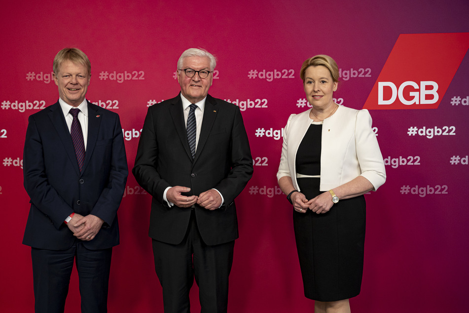 Bundespräsident Frank-Walter Steinmeier (66, SPD, M.) und SPD-Kollegin Franziska Giffey (44) sind sich in der Frage nach einem sozialen Pflichtdienst einig.
