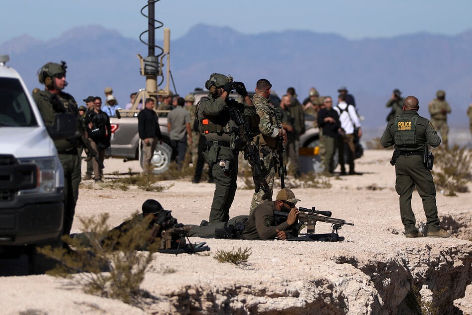 US to deploy thousands of additional troops to Mexican border