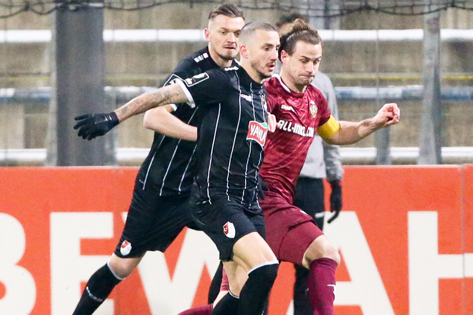Wechsel zur SG Dynamo Dresden? Von wegen! Sercan Sararer (31, vorne) hat seinen Vertrag bei Türkgücü München bis 2024 unterschrieben.