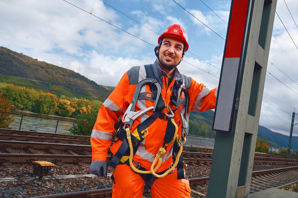 Bei der DB Hannover warten spannende Perspektiven auf dem Weg zum Signalmechaniker (w/m/d).
