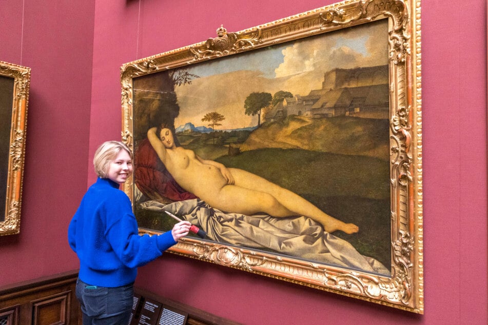 Sarah Kunoold (21) kümmerte sich um die "Schlummernde Venus" von Giorgione.