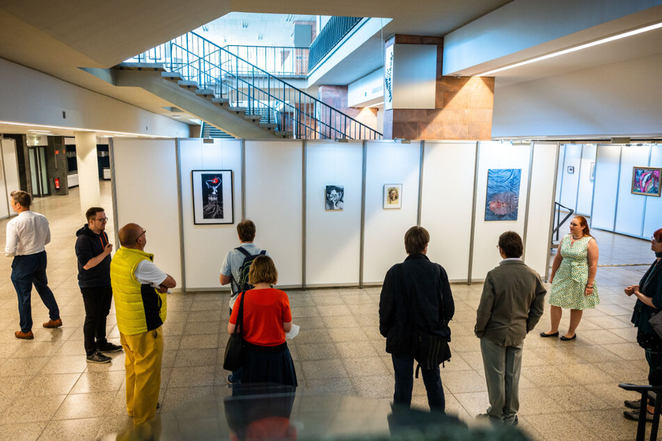 In der Chemnitzer Stadthalle stellen ab Samstag 80 Künstler aus der Region ihre Werke aus.