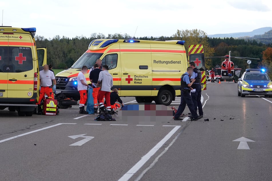 Motorradfahrer (†24) stirbt bei Kollision mit VW-Bus auf B170