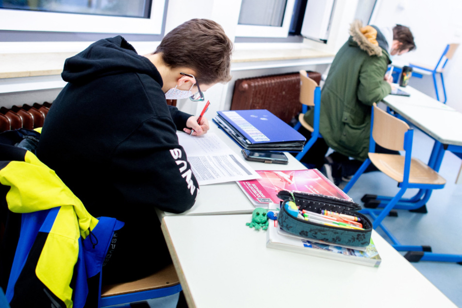 Rückkehr in die Klassenzimmer: Für Schüler der Abschlussklassen geht es ab Montag wieder los.