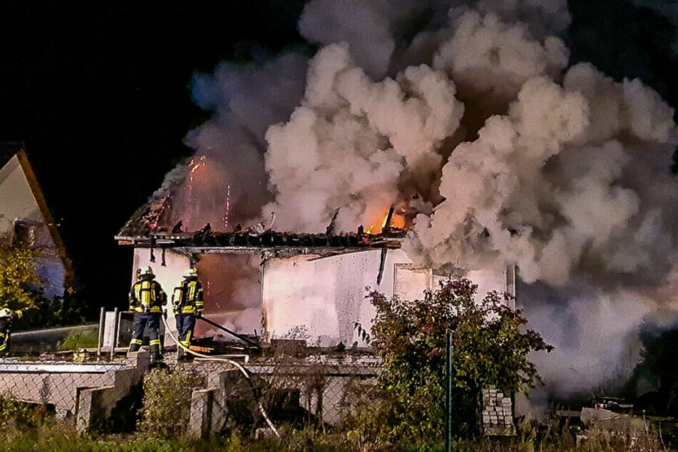 Das Haus brannte komplett aus.