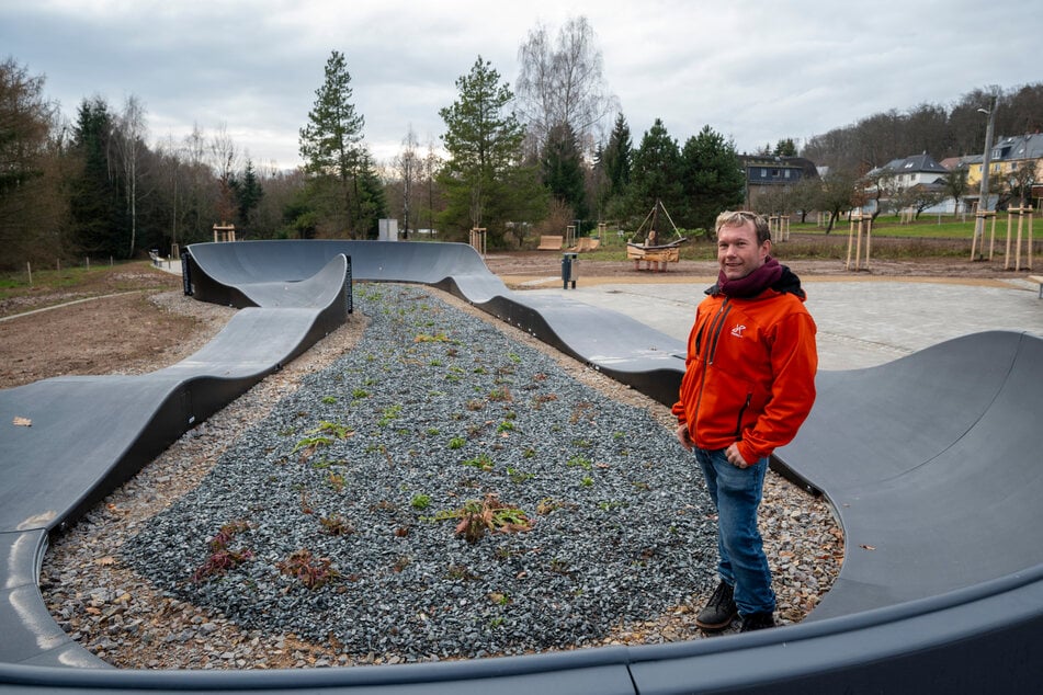 Martin Weber (37) hat den neuen Pumptrack der Interventionsfläche in Grüna mitgestaltet.