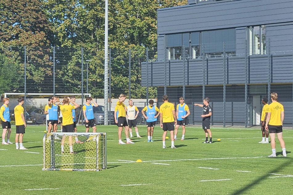 Thomas Stamm darf sich über eine hohe Trainingsbeteiligung freuen und ließ Anschlussaktionen trainieren.