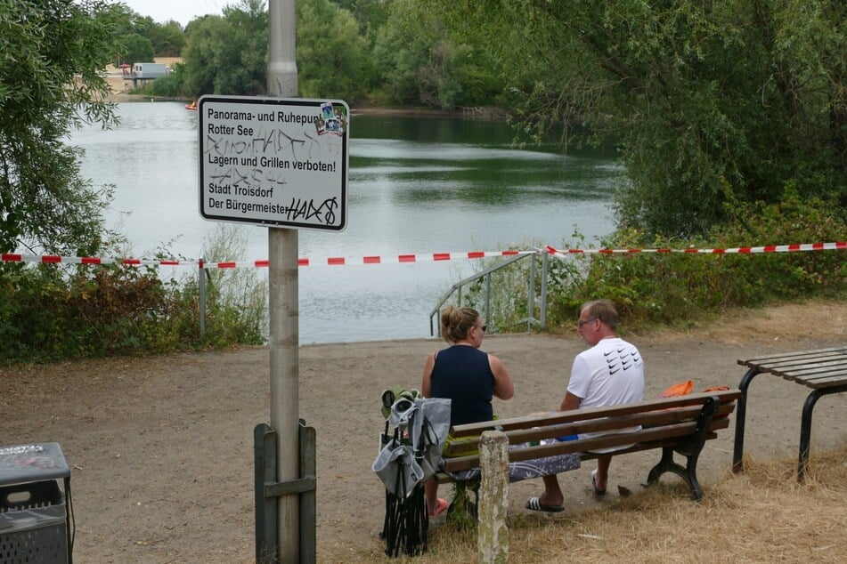 Der Rotter See ist aktuell gesperrt. Grund sind mehrere tote und kranke Wasservögel, deren Todesursache jetzt untersucht wird.