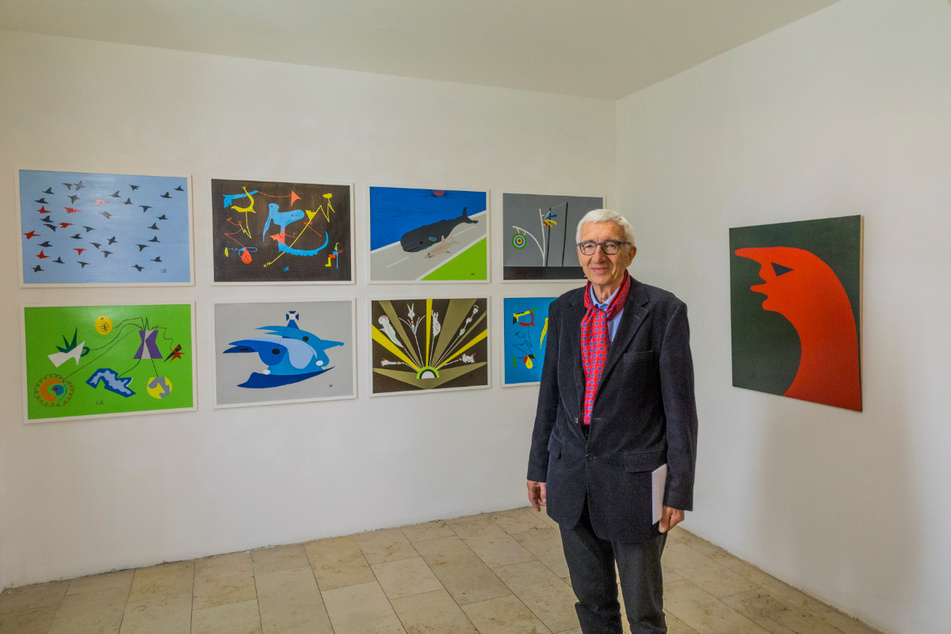 Christian Uri Weber (80) freut sich über die gelungene Ausstellung in der "Galerie Holger John".