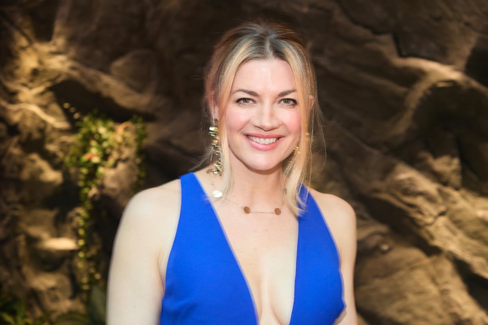 Nina Bott (48) hinterfragt das Filmen von Fußballspielen der Kinder.