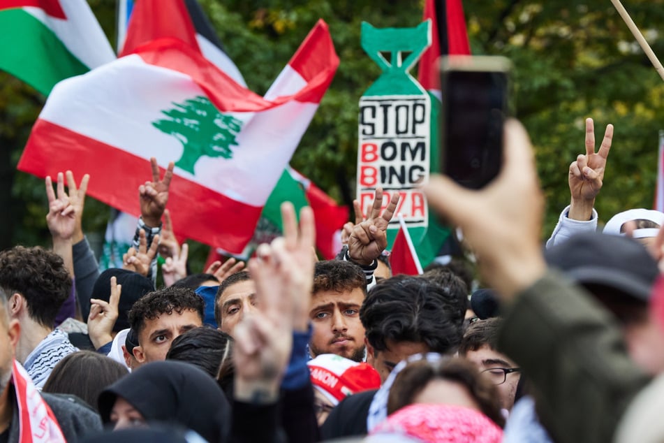 Auch am Samstag zogen propalästinensischen Demonstranten durch Berlin.